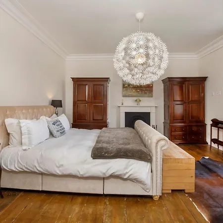 Prospect House Sleeps 14, Close To York, Dog Friendly Bilbrough
