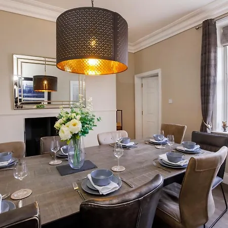 Prospect House Sleeps 14, Close To York, Dog Friendly