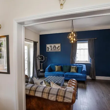Prospect House Sleeps 14, Close To York, Dog Friendly Holiday home *